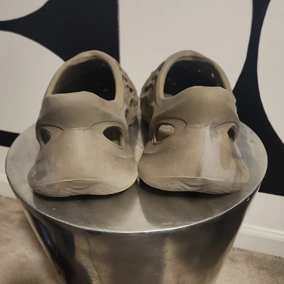 Adidas YZY Foam RNNR Stone Taupe Color - Picture 2 of 6